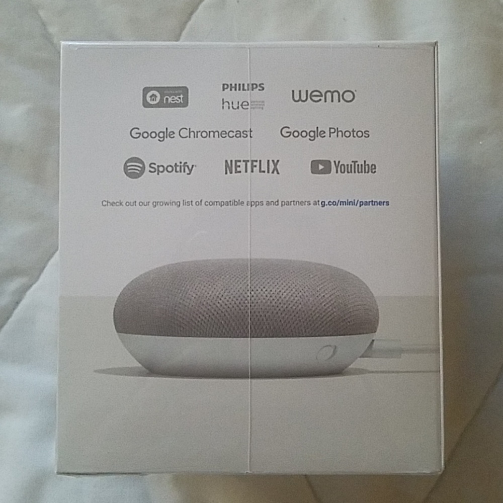 Google Home Mini - Picture 3 of 6